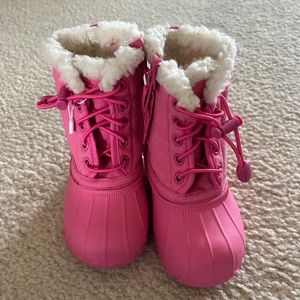 Kids Size 7 Native winter boots